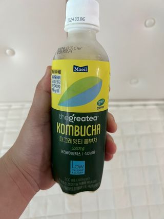 더그레잇티 콤부차 [매일유업] 더그레잇티 44kcal 콤부차 300ml *12개입 (오리지널 6개+베리리치 6개) — 4점을 준 리뷰어가 2023년 7월 올린 사용 사진