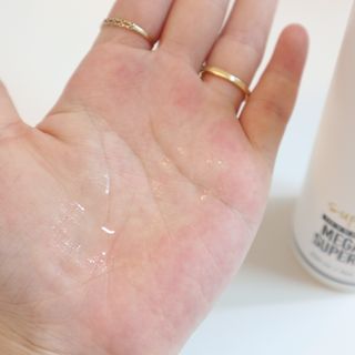 다슈코리아 다슈 포 맨 프리미엄 메가 홀드 슈퍼 스프레이 250ml — 5점을 준 리뷰어가 2021년 7월 올린 사용 사진