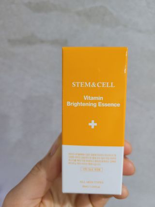 체르엠 스템앤셀 비타민 브라이트닝 에센스 30ml 1개 — 5점을 준 리뷰어가 2021년 11월 올린 사용 사진