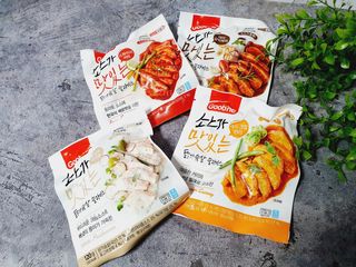 굽네몰 [굽네] 소스가 맛있는 닭가슴살 슬라이스 4종 — 5점을 준 리뷰어가 2021년 5월 올린 사용 사진