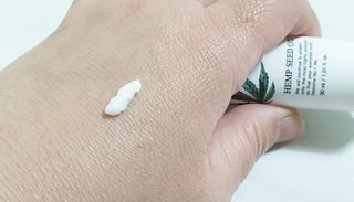 버텍스넘버원 버텍스 넘버원 햄프씨드오일 핸드밤, 바디크림 — 5점을 준 리뷰어가 2022년 3월 올린 사용 사진