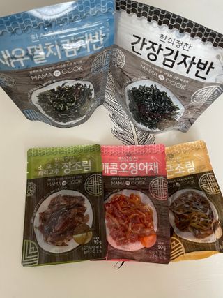하나마이 [마마쿡] 전 청와대 천상현 셰프의 밑반찬  5종세트(소고기 장조림+연근조림+진미채+간장김자반+새우김자반) — 5점을 준 리뷰어가 2023년 4월 올린 사용 사진