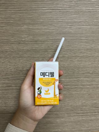 메디웰 페디아드링크 미니 바나나맛 — 5점을 준 리뷰어가 2022년 8월 올린 사용 사진