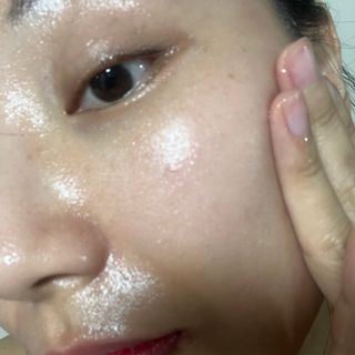 스킨1004 [SKIN1004] 마다가스카르 센텔라 라이트 클렌징 오일 200ml — 5점을 준 리뷰어가 2024년 7월 올린 사용 사진