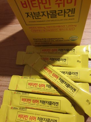 자연에온 경남제약 비타민 쉬머 저분자콜라겐 20g x 30포 — 5점을 준 리뷰어가 2021년 12월 올린 사용 사진