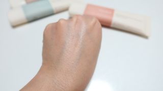 [후르디아] 끈적임 없는 착한성분 비건  핸드크림 3종 — 5점을 준 리뷰어가 2022년 9월 올린 사용 사진