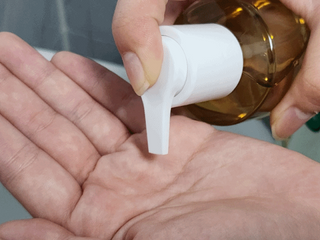스킨1004 [SKIN1004] 마다가스카르 센텔라 라이트 클렌징 오일 200ml — 5점을 준 리뷰어가 2024년 7월 올린 사용 사진