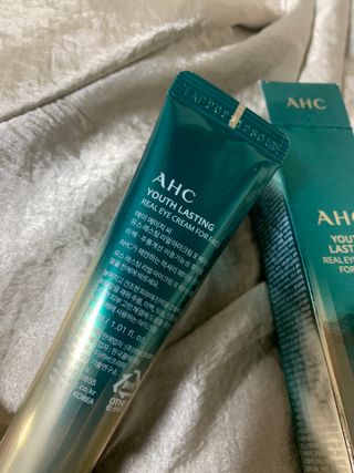 [NEW 탄력유턴 아이크림] AHC 유스 래스팅 리얼 아이크림 포 페이스 — 4점을 준 리뷰어가 2021년 3월 올린 사용 사진