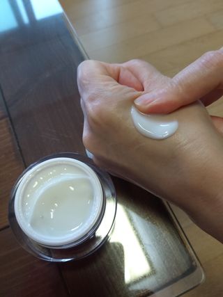 프리마인 바르기만 하면 철벽 스킨케어+24시간 마스크팩 효과. 셀라브 리제너레이팅 시스템 부스터+크림 세트 — 5점을 준 리뷰어가 2023년 7월 올린 사용 사진