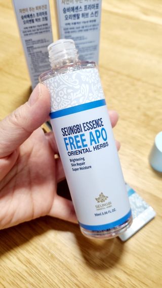 조아산코스메틱 승비 에센스 프리아포 오리엔탈 허브 크림 + 승비 에센스 프리아포 오리엔탈 허브 스킨 SET — 5점을 준 리뷰어가 2021년 11월 올린 사용 사진