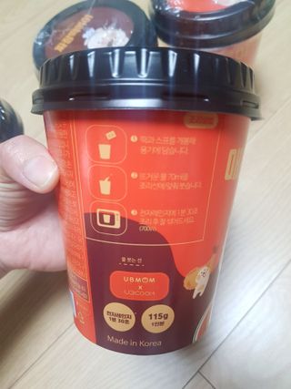 유비쿡 컵떡볶이 매운컵떡볶이2개/ 짜장컵떡볶이 2개  총 4개세트 — 3점을 준 리뷰어가 2021년 3월 올린 사용 사진
