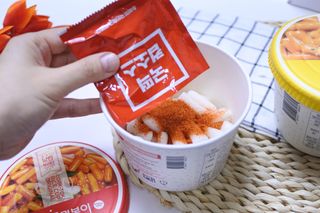 추억의 국민학교 떡볶이 국떡 컵볶이 선물박스 — 5점을 준 리뷰어가 2022년 1월 올린 사용 사진