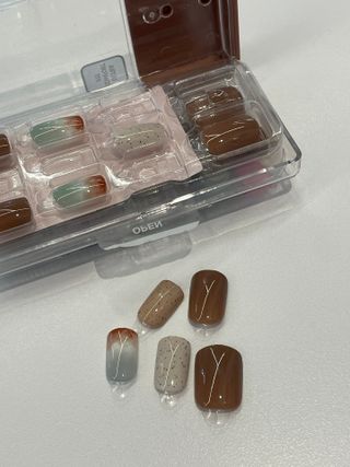 데싱디바 매직프레스 레귤러 스퀘어_6종 중 택 1 — 4.5점을 준 리뷰어가 2021년 9월 올린 사용 사진