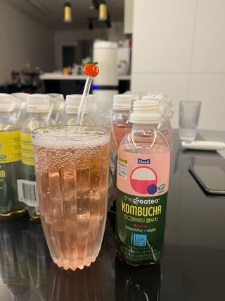 더그레잇티 콤부차 [매일유업] 더그레잇티 44kcal 콤부차 300ml *12개입 (오리지널 6개+베리리치 6개) — 5점을 준 리뷰어가 2023년 7월 올린 사용 사진