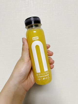 BLENDY'S 핑크 스무디+블론디 스무디 — 5점을 준 리뷰어가 2021년 11월 올린 사용 사진