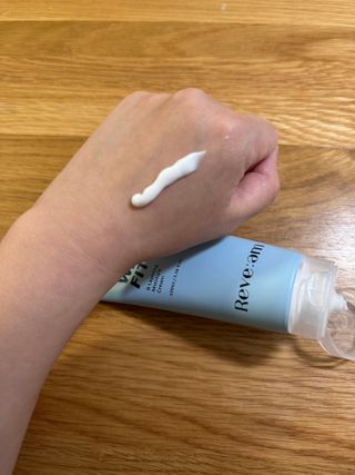 나우 [리브엠]피부 속부터 겹겹이, 촘촘하게! 워터핏8중 수분착붙 크림 — 5점을 준 리뷰어가 2025년 5월 올린 사용 사진