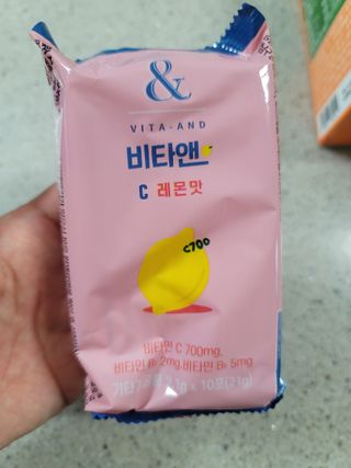 비타앤C 레몬맛, 망고맛 — 5점을 준 리뷰어가 2021년 8월 올린 사용 사진