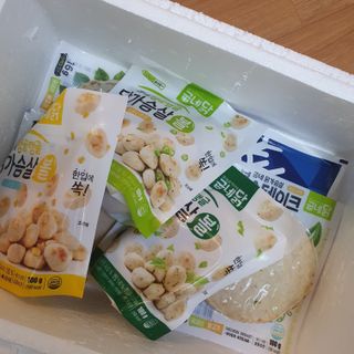 굽네몰 [굽네] 탱글탱글 닭가슴살볼 3종, 닭가슴살 오븐 스테이크 3종 — 5점을 준 리뷰어가 2021년 5월 올린 사용 사진