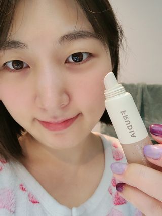 [후르디아] 올리브영 착한보습 비건 립버터 2종 — 5점을 준 리뷰어가 2021년 12월 올린 사용 사진