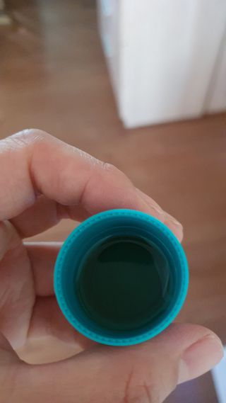 30초 후 눈으로 확인하는 헬리덴티 프라글린스 가글 — 5점을 준 리뷰어가 2021년 6월 올린 사용 사진