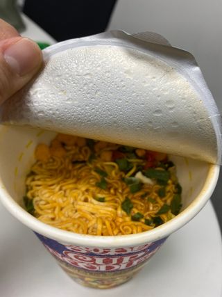 NISSIN 닛신 컵누들  4종 - 씨푸드오리지날, 씨푸드 스파이시, 씨푸드 커리, 씨푸드 XO소스 — 5점을 준 리뷰어가 2023년 1월 올린 사용 사진