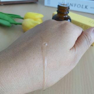 스킨큐어 산다화 비타민c 화이트닝 에센스 30ml — 5점을 준 리뷰어가 2021년 7월 올린 사용 사진