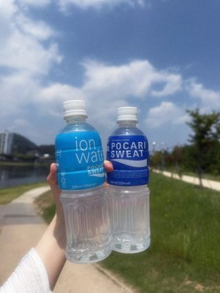 [동아오츠카] 포카리스웨트  500ml PET + 이온워터 500ml PET — 5점을 준 리뷰어가 2025년 6월 올린 사용 사진