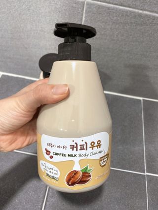 [과일나라] 피부가 마시는 커피우유 바디클렌저&바디로션 — 4점을 준 리뷰어가 2022년 3월 올린 사용 사진
