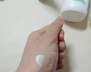 mom e 맘이 내추럴 베이비 케어 크림+바디오일 — 4점을 준 리뷰어가 2021년 1월 올린 사용 사진