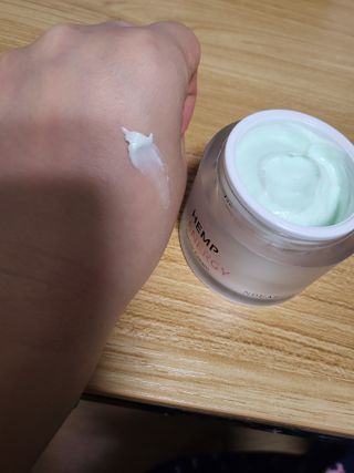 엔디어고 햄프에너지 베리어 크림 50ml — 5점을 준 리뷰어가 2022년 11월 올린 사용 사진