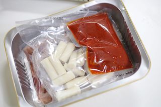 화끈한녀석들 새오똥400g 새우,오징어,똥집 볶음요리 소스,밀떡, 참기름 포함 — 3점을 준 리뷰어가 2022년 11월 올린 사용 사진