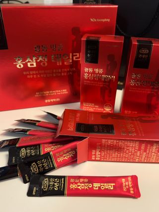 광동생활건강 광동 명품 홍삼정데일리 10mL x 30포 — 5점을 준 리뷰어가 2023년 4월 올린 사용 사진