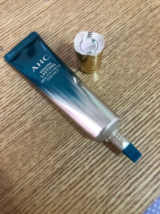 [NEW 탄력유턴 아이크림] AHC 유스 래스팅 리얼 아이크림 포 페이스 — 5점을 준 리뷰어가 2021년 3월 올린 사용 사진