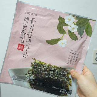[해림맛김] 들기름에 구운 바삭바삭 김 4종 세트 + 1종 랜덤발송 총5개입 — 5점을 준 리뷰어가 2021년 2월 올린 사용 사진
