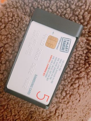 플러스엑스 오브젝트 [PlusX Object] 아이디프레임 2.0 & 듀얼프레임 - 플러스엑스 사원증 케이스 목걸이 디자인 어워드 수상 — 5점을 준 리뷰어가 2022년 1월 올린 사용 사진