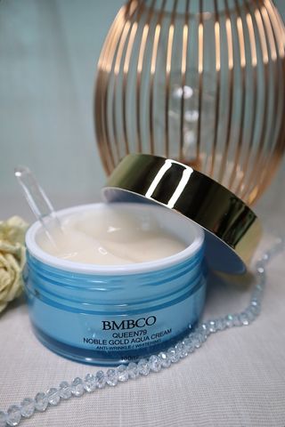 비엠비코 [썸머케어] 퀸79 노블 골드 아쿠아크림+더 선스틱 SPF50+PA+++ — 5점을 준 리뷰어가 2021년 5월 올린 사용 사진