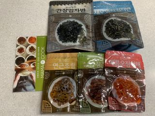 하나마이 [마마쿡] 전 청와대 천상현 셰프의 밑반찬  5종세트(소고기 장조림+연근조림+진미채+간장김자반+새우김자반) — 5점을 준 리뷰어가 2023년 4월 올린 사용 사진