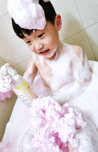 주식회사 권브라더스 [권브라더스] 목욕놀이 필수템, 핑키공주 유아버블클렌저 300ml 대용량 몽글몽글 구름 속 딸기향 — 5점을 준 리뷰어가 2022년 1월 올린 사용 사진