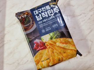 (주)성경순만두 곤약만두.콘치즈만두,삼각당면만두,당면 야끼만두,대구전통 납작만두,떡뽁이 매콤소스,달콤소스 — 5점을 준 리뷰어가 2023년 4월 올린 사용 사진