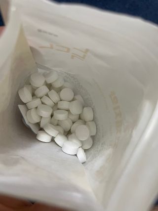 녹다 츄츄고체치약 150정 프로폴리스 죽염 씹는 치약 — 4점을 준 리뷰어가 2022년 12월 올린 사용 사진