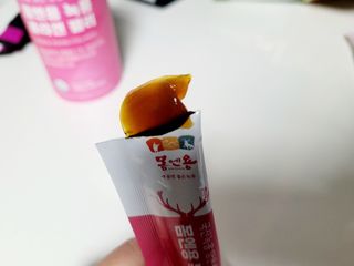 [몸엔용] 녹용 담은 탱탱 콜라겐 녹용 콜라겐 젤리 15g x 20포 — 4점을 준 리뷰어가 2022년 4월 올린 사용 사진