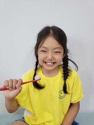 닥터데디스 안심불소 튼튼치약(청포도, 민트 중 택 1) 60g + 여행용 미니 치약 15g — 5점을 준 리뷰어가 2022년 8월 올린 사용 사진