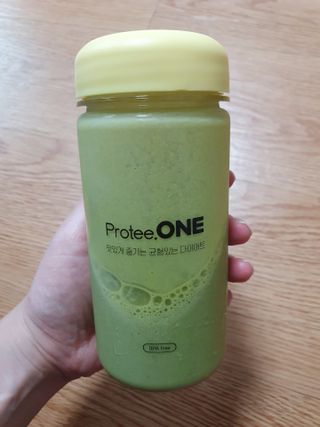 프로티원 단백질쉐이크 녹차맛 2주분 1통+보틀 — 5점을 준 리뷰어가 2021년 5월 올린 사용 사진