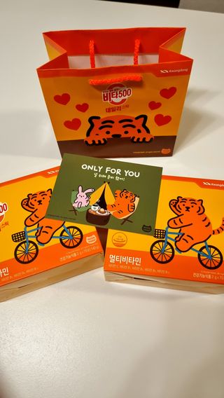 광동제약 [광동] 비타500데일리스틱 70포X2개 + 뚱랑이엽서 + 쇼핑백 증정 — 5점을 준 리뷰어가 2022년 11월 올린 사용 사진