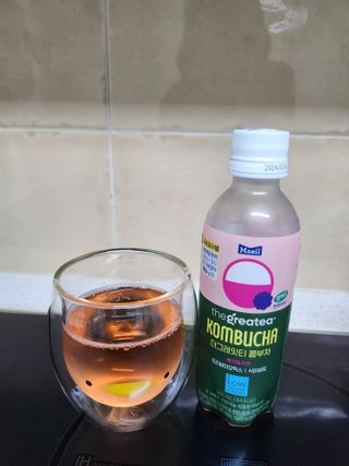 더그레잇티 콤부차 [매일유업] 더그레잇티 44kcal 콤부차 300ml *12개입 (오리지널 6개+베리리치 6개) — 5점을 준 리뷰어가 2023년 8월 올린 사용 사진