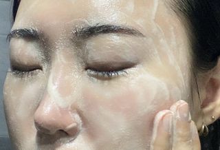 스킨1004 [SKIN1004] 마다가스카르 센텔라 앰플 폼 125ml — 5점을 준 리뷰어가 2024년 8월 올린 사용 사진