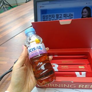 디오르 버닝레드 — 4점을 준 리뷰어가 2022년 2월 올린 사용 사진