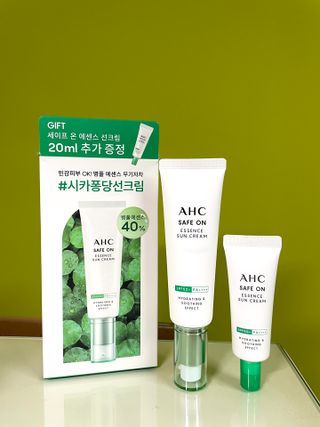 [AHC] 세이프온 에센스 선크림 올리브영 스페셜 증정 기획세트 — 5점을 준 리뷰어가 2022년 6월 올린 사용 사진