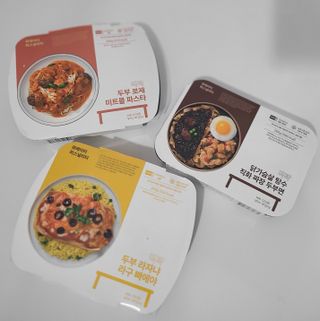 직탁 식단관리 3종 도시락 (두부 라자냐 라구빠에야, 두부로제 미트볼파스타, 닭탕수 직화 짜장 두부면) — 5점을 준 리뷰어가 2022년 6월 올린 사용 사진