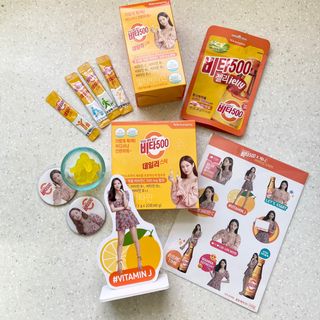 [광동제약] 비타500데일리스틱 50포 & 비타500구미 1개 — 4.5점을 준 리뷰어가 2021년 12월 올린 사용 사진